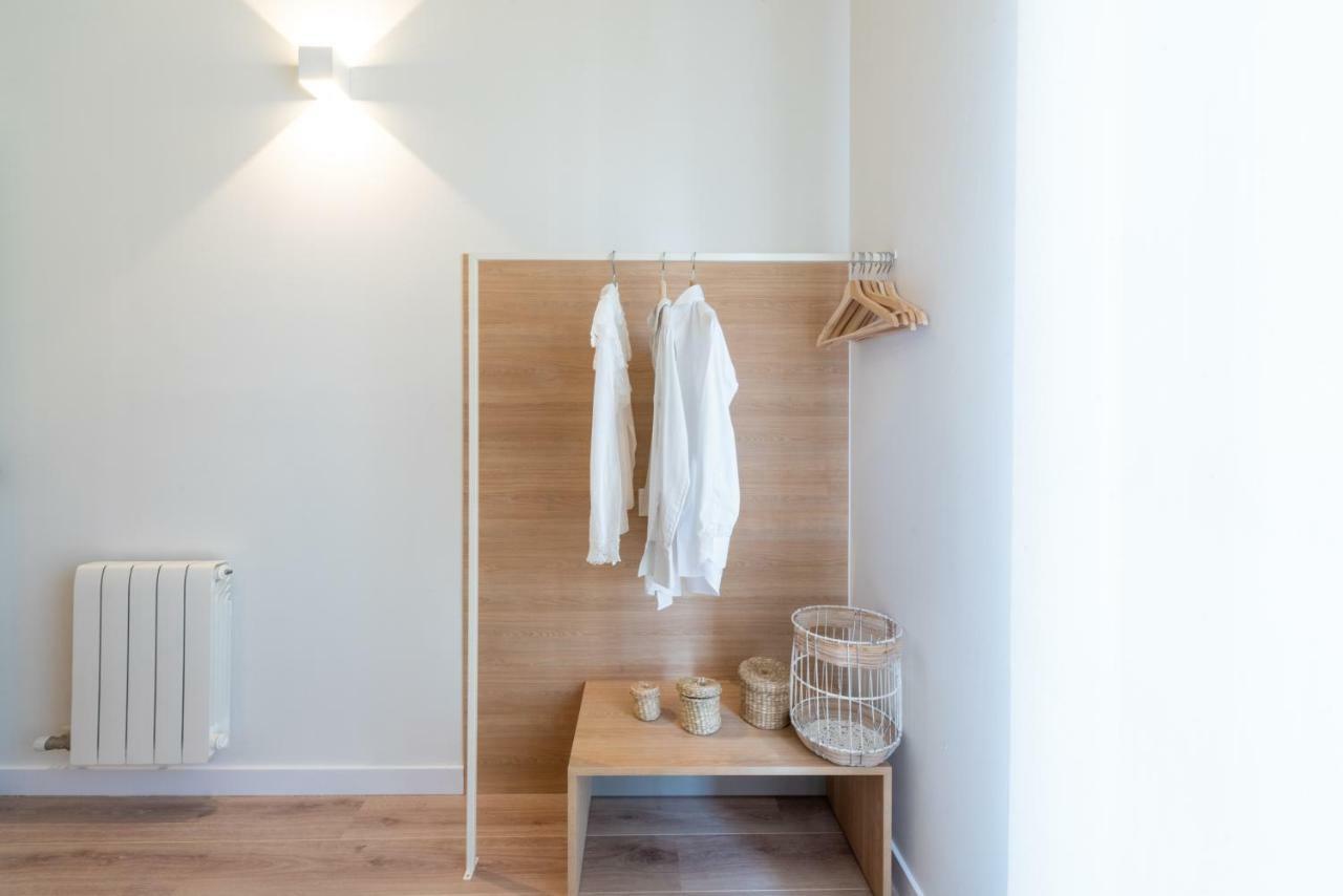 Petit Luxe Tobella Esquerra Apartment Terrassa Ngoại thất bức ảnh