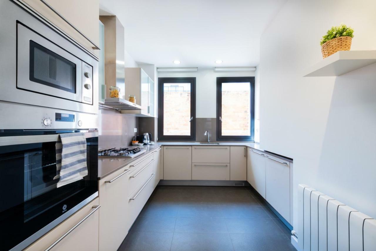 Petit Luxe Tobella Esquerra Apartment Terrassa Ngoại thất bức ảnh