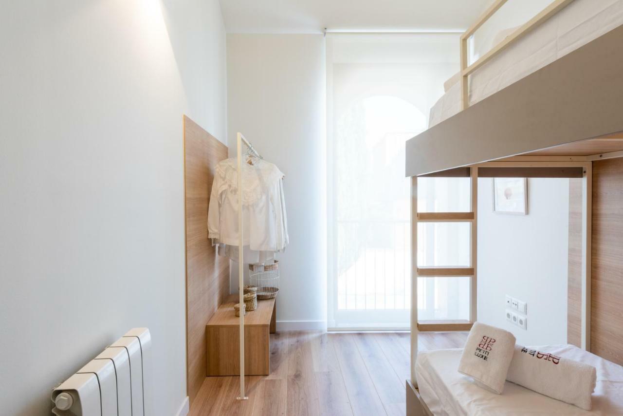 Petit Luxe Tobella Esquerra Apartment Terrassa Ngoại thất bức ảnh